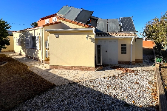 Villa in Denia zu verkaufen, Wohnfläche 215 m², Baujahr 1978, + Zentralheizung, Klimaanlage, Grundstück 954 m², 5 Schlafzimmer, 2 Badezimmer, Pool, ref.: FK-1923-30