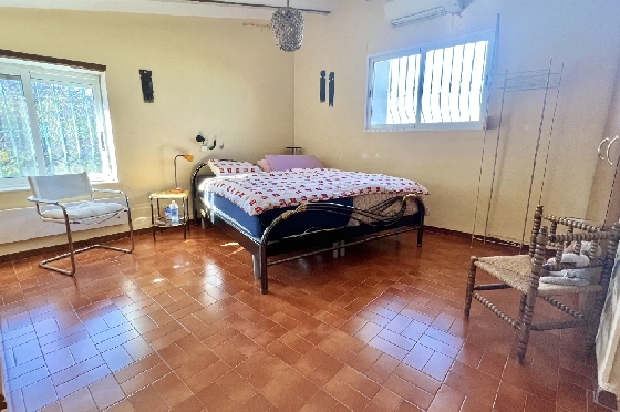 Finca in Denia zu verkaufen, Wohnfläche 204 m², Baujahr 1981, + Ofen, Klimaanlage, Grundstück 6198 m², 5 Schlafzimmer, 2 Badezimmer, ref.: FK-2223-16