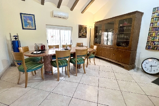 Finca in Denia zu verkaufen, Wohnfläche 204 m², Baujahr 1981, + Ofen, Klimaanlage, Grundstück 6198 m², 5 Schlafzimmer, 2 Badezimmer, ref.: FK-2223-9