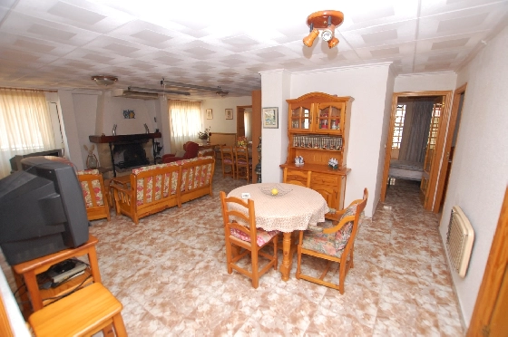 Villa in Gandia zu verkaufen, Wohnfläche 380 m², Baujahr 1980, + KLIMA, Klimaanlage, Grundstück 4092 m², 7 Schlafzimmer, 3 Badezimmer, Pool, ref.: O-V82114D-12