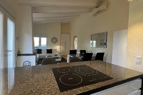 Villa in Denia-La Sella(La Sella ) zur Ferienvermietung, Wohnfläche 111 m², Baujahr 1986, + Zentralheizung, Klimaanlage, Grundstück 495 m², 3 Schlafzimmer, 2 Badezimmer, Pool, ref.: T-0424-24