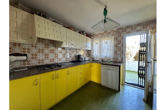 Villa in Denia zu verkaufen, Wohnfläche 120 m², Baujahr 1980, Klimaanlage, Grundstück 1500 m², 4 Schlafzimmer, 1 Badezimmer, Pool, ref.: VI-CHA405-11