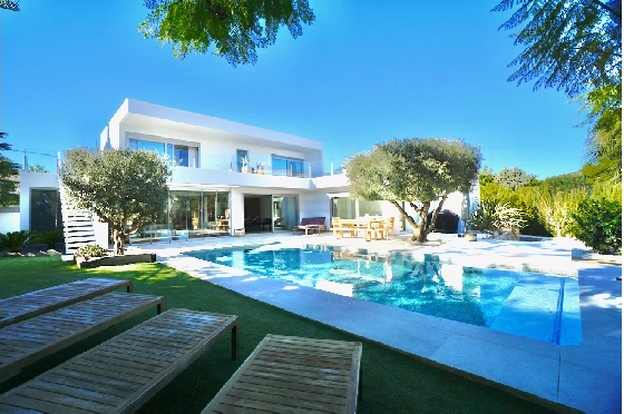 Villa in Benissa(La Fustera) zu verkaufen, Wohnfläche 308 m², Klimaanlage, Grundstück 850 m², 4 Schlafzimmer, 3 Badezimmer, Pool, ref.: CA-H-1723-AMBI-40