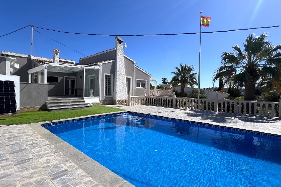 Villa in Denia zur Ferienvermietung, Wohnfläche 166 m², Baujahr 1978, + Ofen, Klimaanlage, Grundstück 802 m², 2 Schlafzimmer, 2 Badezimmer, Pool, ref.: T-0224-1