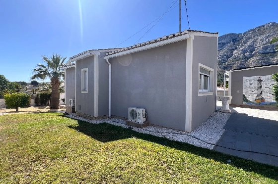 Villa in Denia zur Ferienvermietung, Wohnfläche 166 m², Baujahr 1978, + Ofen, Klimaanlage, Grundstück 802 m², 2 Schlafzimmer, 2 Badezimmer, Pool, ref.: T-0224-21