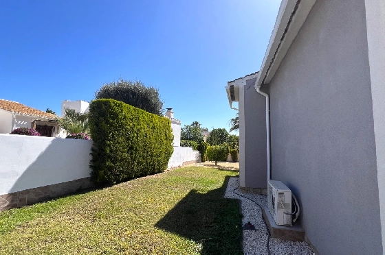 Villa in Denia zur Ferienvermietung, Wohnfläche 166 m², Baujahr 1978, + Ofen, Klimaanlage, Grundstück 802 m², 2 Schlafzimmer, 2 Badezimmer, Pool, ref.: T-0224-25