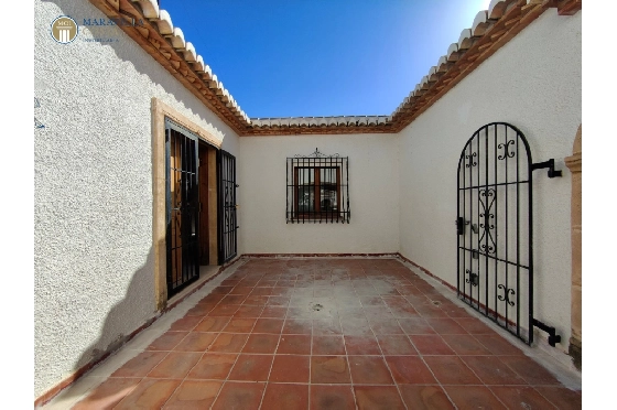 Villa in Javea zu verkaufen, Wohnfläche 176 m², Baujahr 1980, Klimaanlage, Grundstück 1606 m², 3 Schlafzimmer, 3 Badezimmer, Pool, ref.: MV-M-2510-21