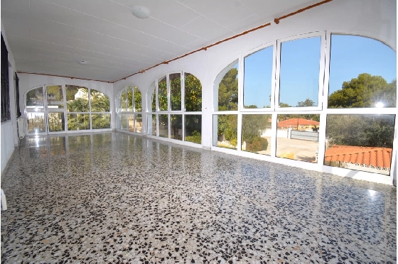 Villa in Denia zu verkaufen, Wohnfläche 230 m², Baujahr 1974, Zustand gepflegt, + Zentralheizung, Klimaanlage, Grundstück 1396 m², 4 Schlafzimmer, 2 Badezimmer, Pool, ref.: BC-7708-13