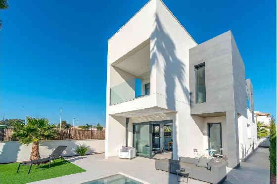 Villa in La Marina zu verkaufen, Wohnfläche 235 m², Zustand Erstbezug, Klimaanlage, Grundstück 272 m², 3 Schlafzimmer, 3 Badezimmer, Pool, ref.: HA-MAN-246-E01-1