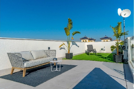 Villa in La Marina zu verkaufen, Wohnfläche 235 m², Zustand Erstbezug, Klimaanlage, Grundstück 272 m², 3 Schlafzimmer, 3 Badezimmer, Pool, ref.: HA-MAN-246-E01-21