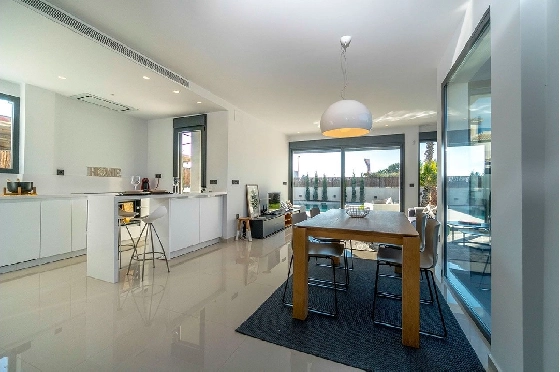 Villa in La Marina zu verkaufen, Wohnfläche 235 m², Zustand Erstbezug, Klimaanlage, Grundstück 272 m², 3 Schlafzimmer, 3 Badezimmer, Pool, ref.: HA-MAN-246-E01-5