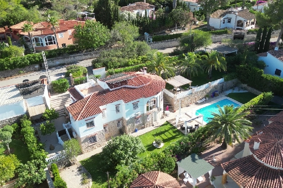 Villa in Denia zu verkaufen, Wohnfläche 185 m², Baujahr 1979, Zustand gepflegt, + Zentralheizung, Klimaanlage, Grundstück 946 m², 3 Schlafzimmer, 3 Badezimmer, Pool, ref.: FK-0924-1