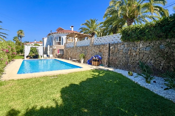 Villa in Denia zu verkaufen, Wohnfläche 185 m², Baujahr 1979, Zustand gepflegt, + Zentralheizung, Klimaanlage, Grundstück 946 m², 3 Schlafzimmer, 3 Badezimmer, Pool, ref.: FK-0924-2