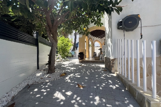 Villa in Denia(Galeretes) zu verkaufen, Wohnfläche 100 m², Baujahr 1990, Zustand modernisiert, + Etagenheizung, Klimaanlage, Grundstück 300 m², 2 Schlafzimmer, 2 Badezimmer, ref.: GC-0124-17