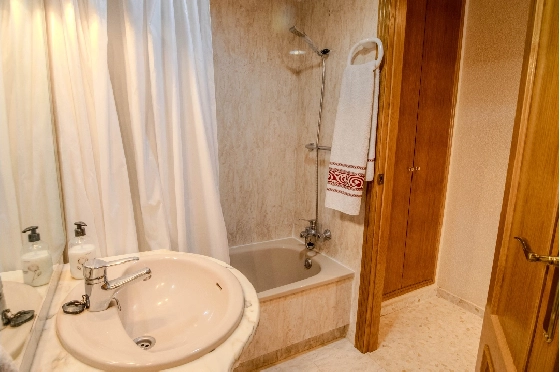 Apartment in Denia zu verkaufen, Wohnfläche 105 m², Baujahr 2000, Zustand gepflegt, + Zentralheizung, Klimaanlage, 3 Schlafzimmer, 2 Badezimmer, Pool, ref.: MG-0424-21