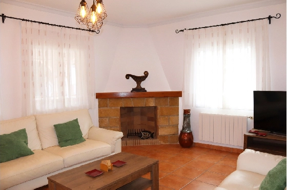 Villa in Orba zu verkaufen, Wohnfläche 154 m², Grundstück 813 m², 4 Schlafzimmer, 2 Badezimmer, Pool, ref.: PT-24001-3