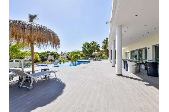 Villa in Benissa(Benissa) zu verkaufen, Wohnfläche 585 m², Klimaanlage, Grundstück 1843 m², 5 Schlafzimmer, 5 Badezimmer, Pool, ref.: COB-2005-10535-36