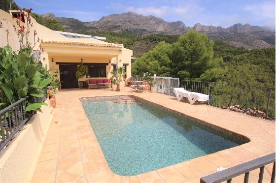 Villa in Callosa d-en Sarria(Callosa D en Sarria) zu verkaufen, Wohnfläche 162 m², Grundstück 670 m², 4 Schlafzimmer, 2 Badezimmer, Pool, ref.: COB-3147-10535-1