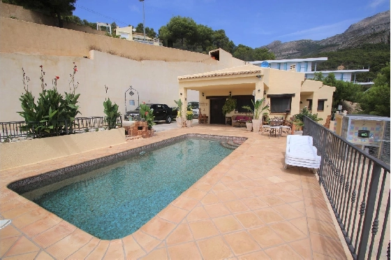 Villa in Callosa d-en Sarria(Callosa D en Sarria) zu verkaufen, Wohnfläche 162 m², Grundstück 670 m², 4 Schlafzimmer, 2 Badezimmer, Pool, ref.: COB-3147-10535-4