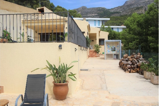 Villa in Callosa d-en Sarria(Callosa D en Sarria) zu verkaufen, Wohnfläche 162 m², Grundstück 670 m², 4 Schlafzimmer, 2 Badezimmer, Pool, ref.: COB-3147-10535-8