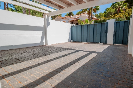 Villa in Moraira(El Portet) zu verkaufen, Wohnfläche 180 m², Klimaanlage, Grundstück 1300 m², 4 Schlafzimmer, 4 Badezimmer, Pool, ref.: COB-3455-10535-39