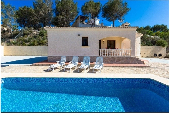 Villa in Calpe zu verkaufen, Wohnfläche 90 m², + Ofen, Klimaanlage, Grundstück 800 m², 3 Schlafzimmer, 1 Badezimmer, Pool, ref.: AM-11853DR-1