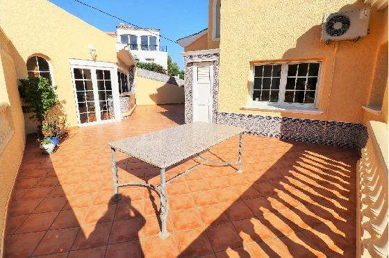 Villa in Denia zu verkaufen, Wohnfläche 319 m², Klimaanlage, Grundstück 900 m², 6 Schlafzimmer, 4 Badezimmer, Pool, ref.: AM-12170DA-18