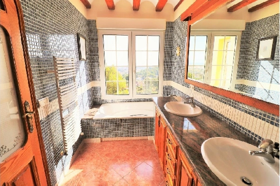 Villa in Denia zu verkaufen, Wohnfläche 319 m², Klimaanlage, Grundstück 900 m², 6 Schlafzimmer, 4 Badezimmer, Pool, ref.: AM-12170DA-43