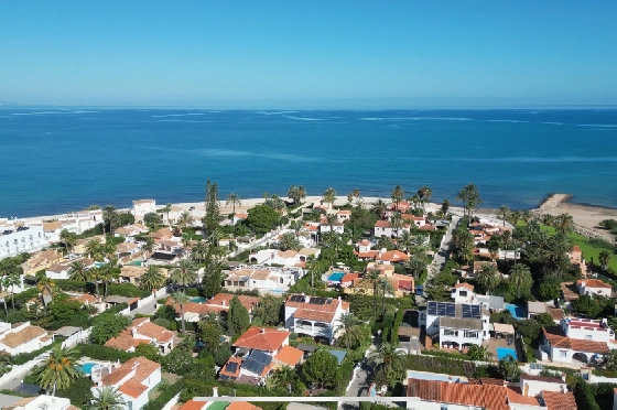 Villa in Els Poblets(Sorts de la mar 26A) zu verkaufen, Wohnfläche 80 m², Baujahr 1985, Zustand neuwertig, + KLIMA, Klimaanlage, Grundstück 303 m², 2 Schlafzimmer, 2 Badezimmer, Pool, ref.: AS-0824-3