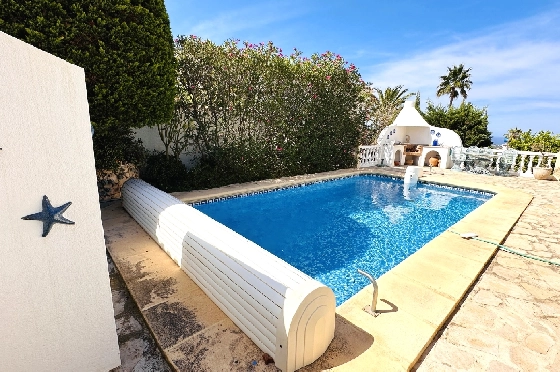 Villa in Denia(Marquesa 6 ) zu verkaufen, Espace de vie 150 m², Baujahr 1995, Zustand gepflegt, + Zentralheizung, Klimaanlage, Terrain 800 m², 3 Chambres à coucher, 3 Salle de bain, Pool, ref.: AS-0924-3