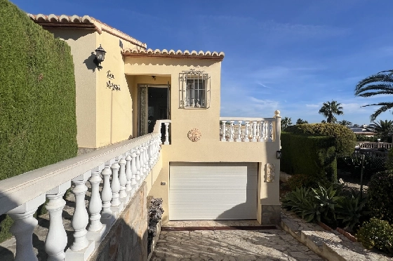 Villa in Denia(Marquesa 6 ) zu verkaufen, Espace de vie 150 m², Baujahr 1995, Zustand gepflegt, + Zentralheizung, Klimaanlage, Terrain 800 m², 3 Chambres à coucher, 3 Salle de bain, Pool, ref.: AS-0924-43