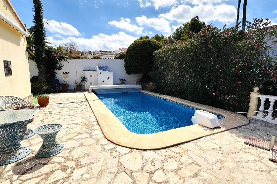 Villa in Denia(Marquesa 6 ) zu verkaufen, Espace de vie 150 m², Baujahr 1995, Zustand gepflegt, + Zentralheizung, Klimaanlage, Terrain 800 m², 3 Chambres à coucher, 3 Salle de bain, Pool, ref.: AS-0924-47