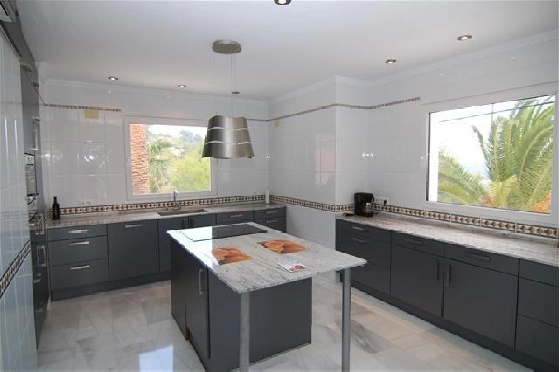 Villa in Calpe zu verkaufen, Wohnfläche 278 m², Baujahr 2010, Zustand neuwertig, + Zentralheizung, Grundstück 980 m², 3 Schlafzimmer, 3 Badezimmer, Pool, ref.: B-0913-8