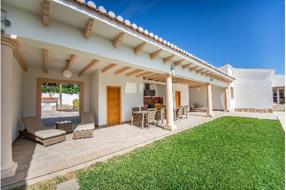 Villa in Denia(Torrecarrals) zu verkaufen, Wohnfläche 290 m², Zustand neuwertig, + Zentralheizung, Klimaanlage, Grundstück 3741 m², 5 Schlafzimmer, 4 Badezimmer, Pool, ref.: SC-L0916-29