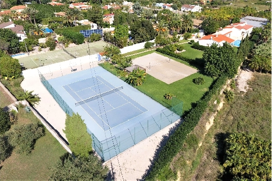 Villa in Denia(Torrecarrals) zu verkaufen, Wohnfläche 290 m², Zustand neuwertig, + Zentralheizung, Klimaanlage, Grundstück 3741 m², 5 Schlafzimmer, 4 Badezimmer, Pool, ref.: SC-L0916-43